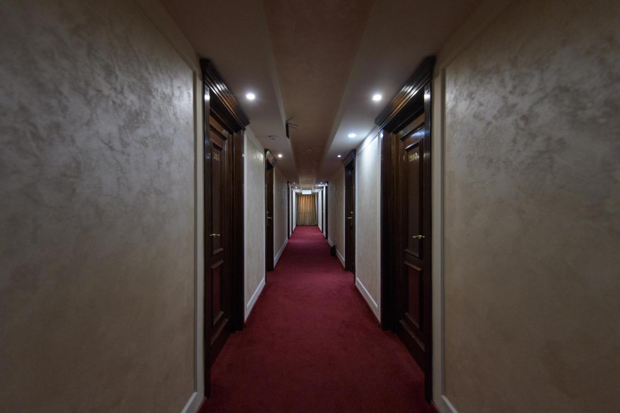 Golden Palace 4* מאמאיה